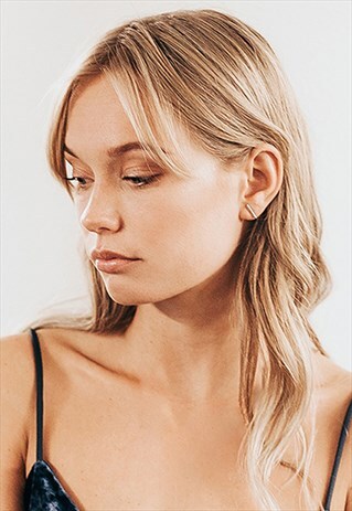 BAR STUD EARRINGS 18K GOLD PLATED