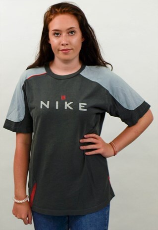 VINTAGE NIKE T-SHIRT