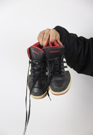 VINTAGE ADIDAS HIGH-TOP BLACK TRAINERS