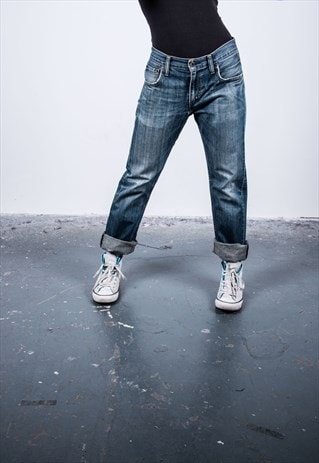 VINTAGE HIGH-WAISTED BLUE LEVI'S MOM JEANS