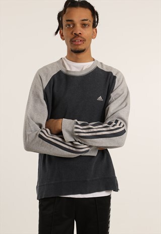 VINTAGE ADIDAS EMBROIDERED LOGO SWEATSHIRT