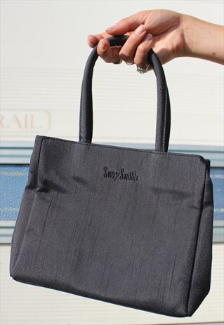 VINTAGE 90S BLACK TOP HANDLE HANDBAG BY SUZY SMITH
