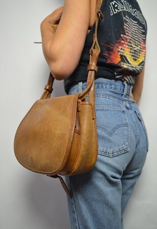 VINTAGE 70S TAN BROWN LEATHER SADDLE BAG SHOULDER BAG BOHO