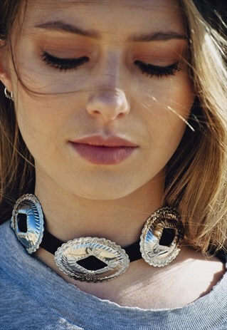 WESTERN BLACK FAUX LEATHER CONCHO CHOKER NECKLACE