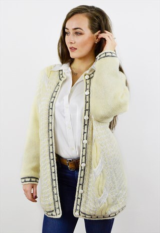 VINTAGE 90S CREAM & IVORY CABLE KNIT CHUNKY CARDIGAN