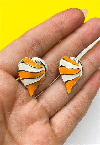 1980'S ORANGE SHELL STUDS