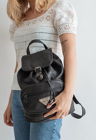 VINTAGE 90S GRUNGE LARGE BUCKET RUCKSACK WITH METALLIC LOGO