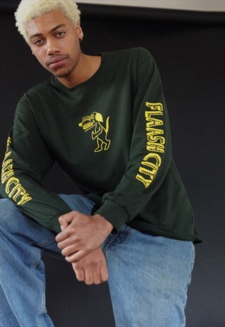 LONGSLEEVE T-SHIRT IN GREEN WITH CARTOON DOG LOGO