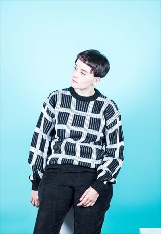 VINTAGE 1980S JUMPER IN BLACK AND WHITE CHECKS