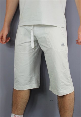 VINTAGE ADIDAS SHORTS IN WHITE WITH POCKETS, EMBROIDERED LOG