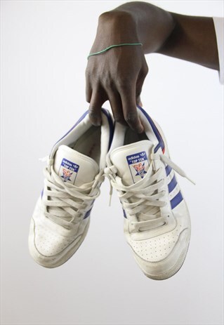 VINTAGE ADIDAS WHITE TRAINERS