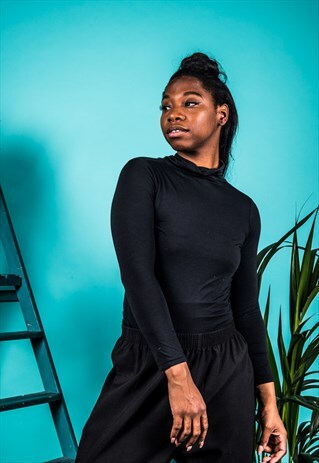 VINTAGE 1990S TURTLE NECK JUMPER IN BLACK