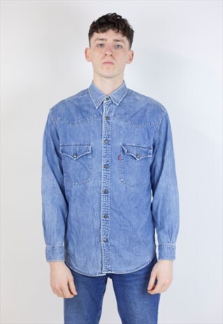 VINTAGE LEVI'S 90'S LIGHT WASH DENIM SHIRT