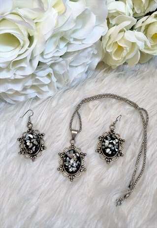 ANTIQUE STYLE NECKLACE & EARRINGS JEWELLERY SET