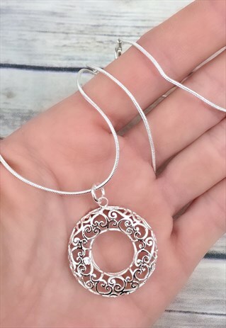 HEARTS HOOP SILVER NECKLACE