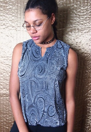 MONOCHROME PLEATED ABSTRACT TOP