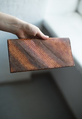 VINTAGE 80'S BROWN SNAKE SKIN LOOKS LIKE CLUTCH BAG
