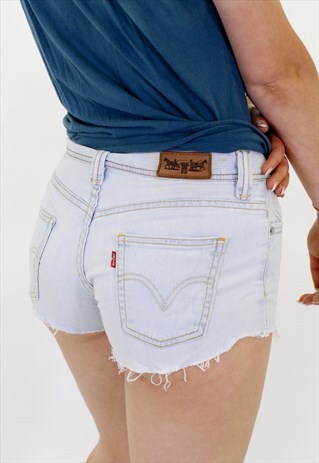 VINTAGE LEVIS DENIM SHORTS