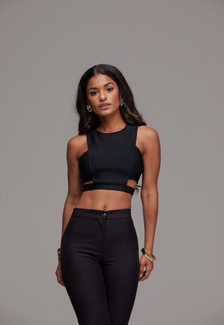 FITTED BANDAGE TOP IN BLACK