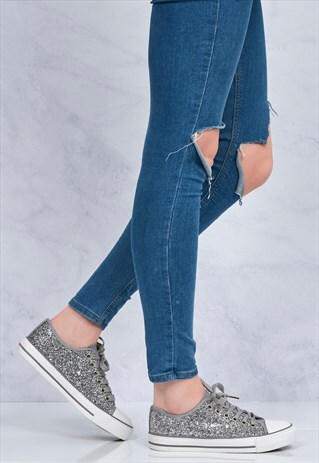FLAT GLITTER LACE UP PUMP IN SILVER GLITTER