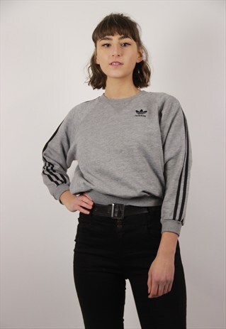 VINTAGE ADIDAS CROPPED SWEATSHIRT