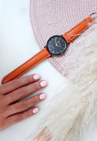 BLACK FACE FRAME TAN STRAP WATCH