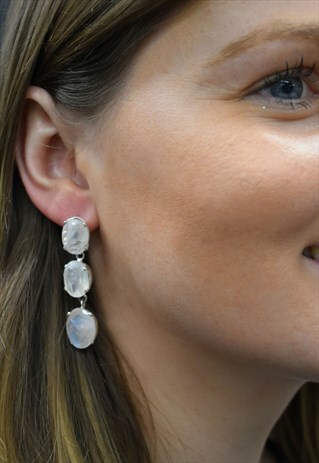 ELEGANT STERLING SILVER & PRECIOUS RAINBOW MOONSTONE EARRING