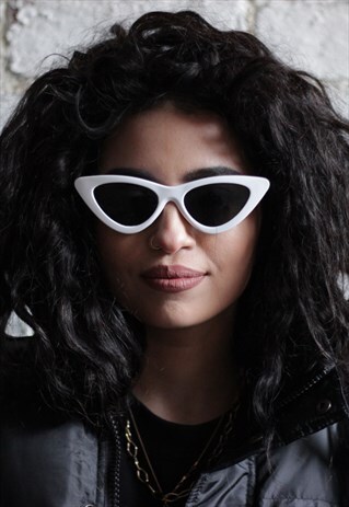 RETRO VINTAGE CAT EYE ROUND GLASSES