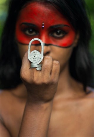 OVAL HYPNOTISER (RING)