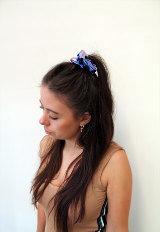 OIL SLICK METALLIC SCRUNCHIE