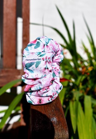 DELICATE PINK FLORAL PRINT SCRUNCHIE