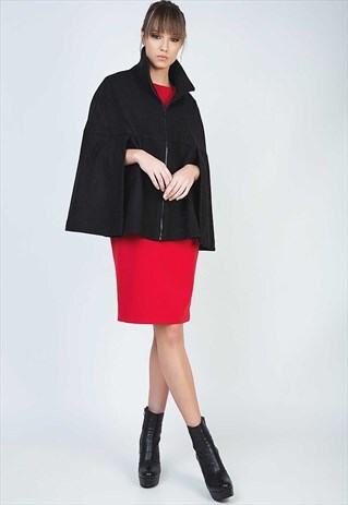 BLACK WINTER CAPE IN WOVEN FABRIC