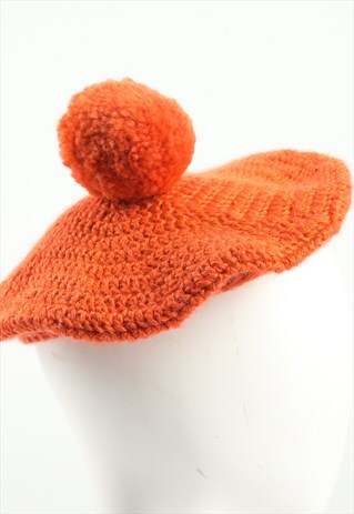 VINTAGE UNBRANDED BERET IN ORANGE