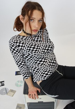 90S RAVE PSYCHEDELIC BLACK WHITE CHECKBOARD GEOMETRIC TOP