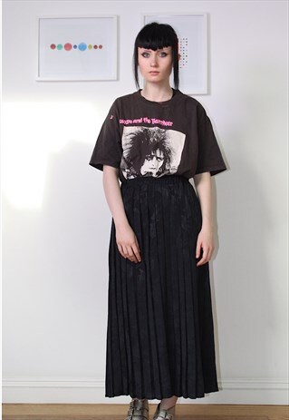 BLACK MIDI PLEATED SKIRT