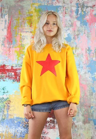 SWEATSHIRT IN GOLD WITH BIG RED STAR