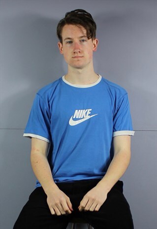 VINTAGE NIKE T-SHIRT IN BLUE WITH PRINTED LOGO. SIZE SMALL.