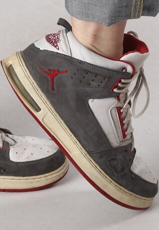JORDON HI TOPS TRAINERS UK 11 , US 12 (3AA)