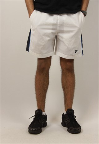VINTAGE NIKE SHORTS