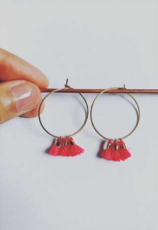 DARK CARNATION PINK MINI TASSEL GOLD HOOPS