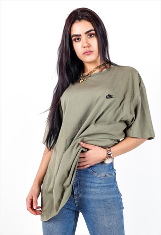 VINTAGE NIKE T-SHIRT AWT22