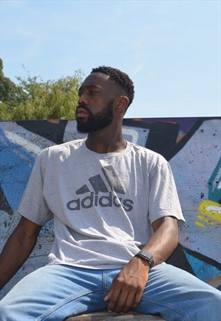 VINTAGE ADIDAS T-SHIRT