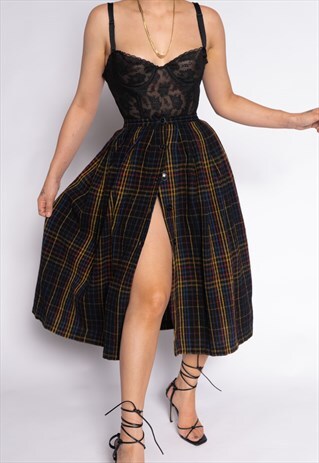 BLACK RAINBOW PLAID SLIT BUTTONED SKIRT