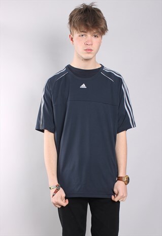 VINTAGE ADIDAS T-SHIRT