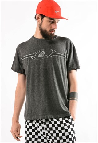 VINTAGE ADIDAS TEE SHIRT.