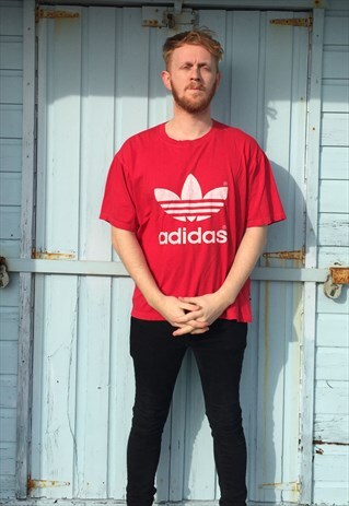VINTAGE ADIDAS T SHIRT