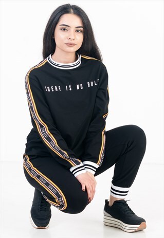 SHOULDER TAPED BLACK SWEATSHIRT