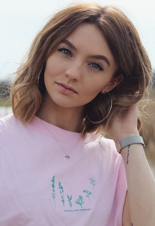 UNISEX T-SHIRT IN PINK WITH FLORAL EMBROIDERY