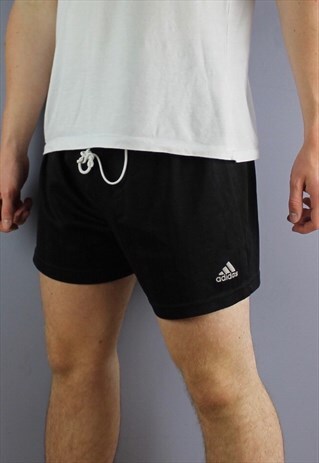 VINTAGE ADIDAS SHORTS IN BLACK WITH FELT PRINT LOGO. DRAWSTR