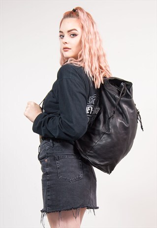 90'S VINTAGE BLACK LEATHER LONG RUCKSACK